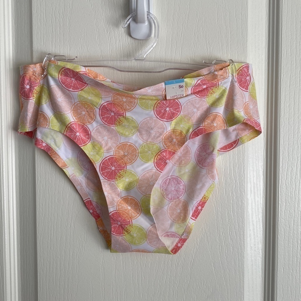 SO - Hipster Underwear in a White with Multi-Coloured Citrus Slices